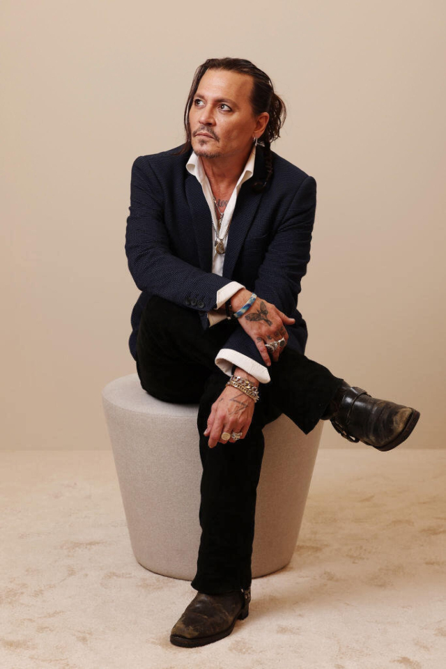 johnnydepponline_redseainternationalfilmfestival2023_portraits_001.jpg