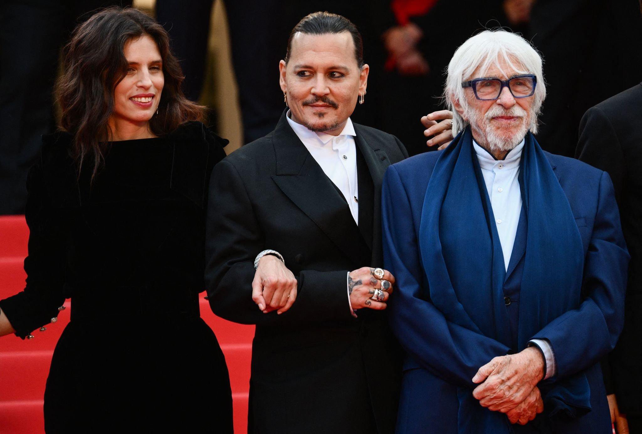johnnydepponline_cannes20230516_020.jpg