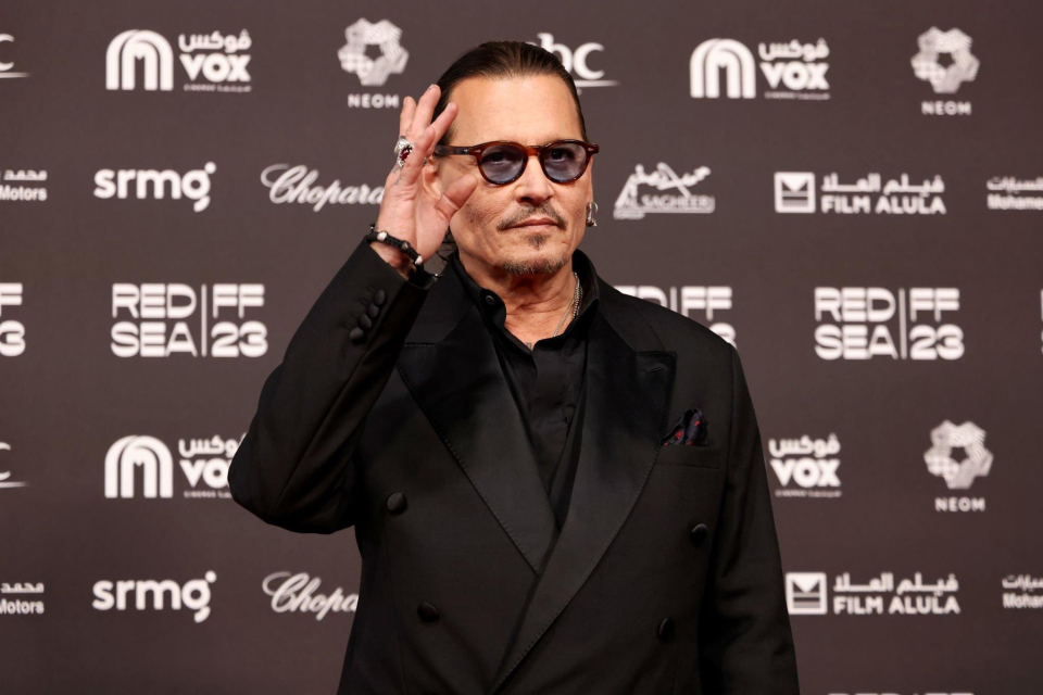 johnnydepponline_redseainternationalfilmfestival20231130_openingnight_005.jpg